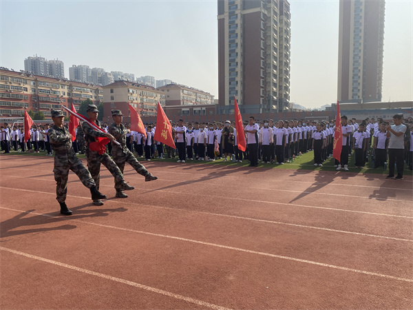 济南中学生军训，初中生军训